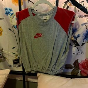 Vintage Nike cut off crop shirt